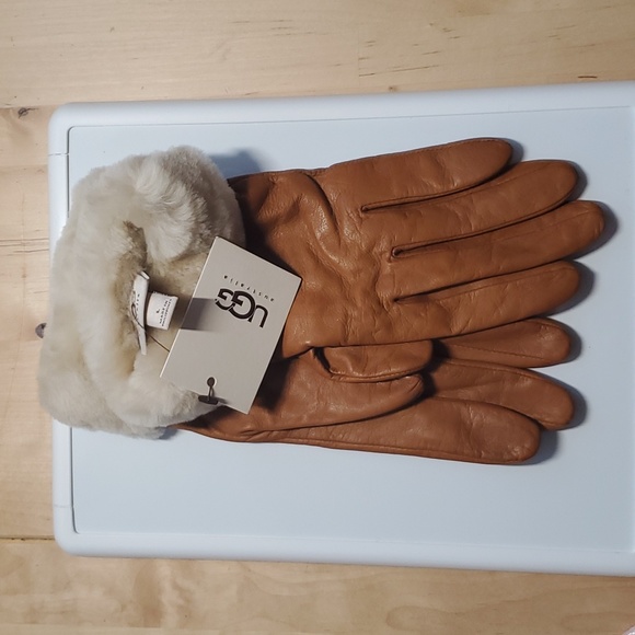 UGG AUSTRALIA NIB Leather Shortie Gloves - Picture 2 of 7